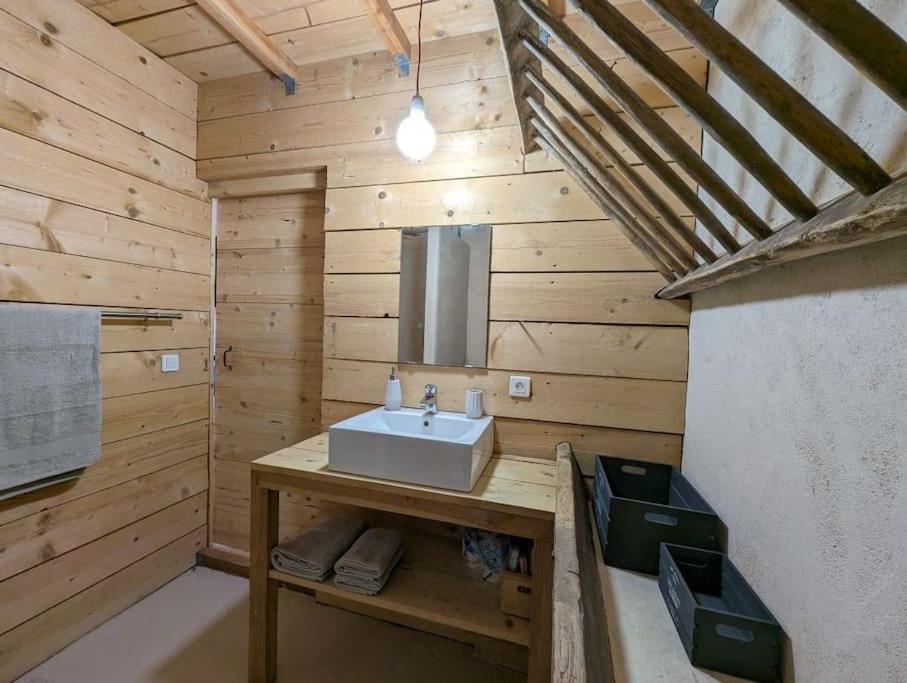 Logement - Studio Independant A Perouges Luaran gambar