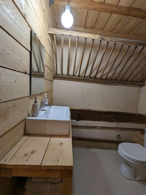 Logement - Studio Independant A Perouges Luaran gambar