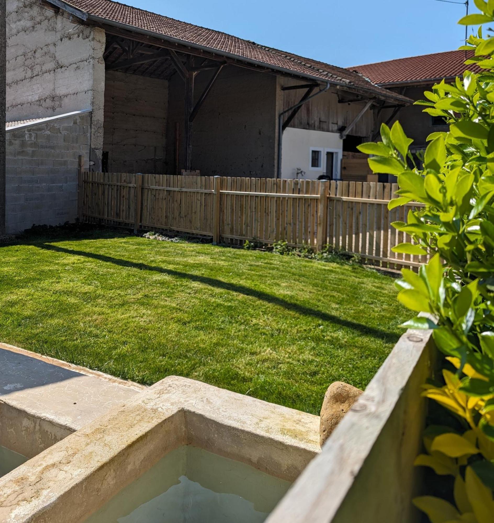 Logement - Studio Independant A Perouges Luaran gambar